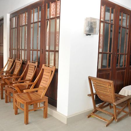 Golden Shower Inn Kandy Exterior foto