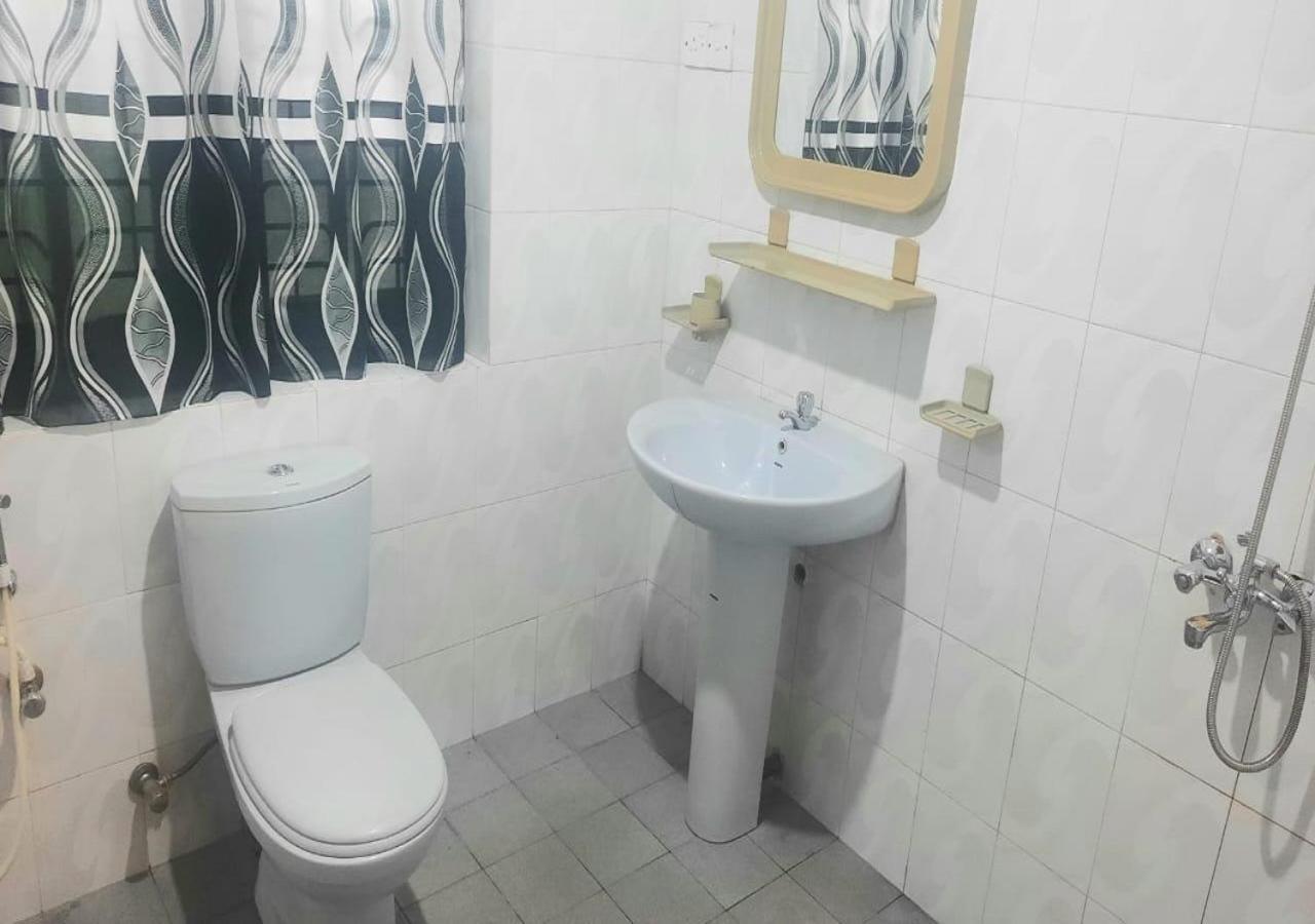 Golden Shower Inn Kandy Exterior foto